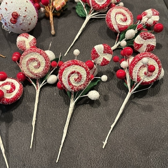 Bundle/15 VINTAGE CHRISTMAS PEPPERMINT CANDY & GINGERBREAD REINDEER THEMED PICKS - Picture 3 of 17